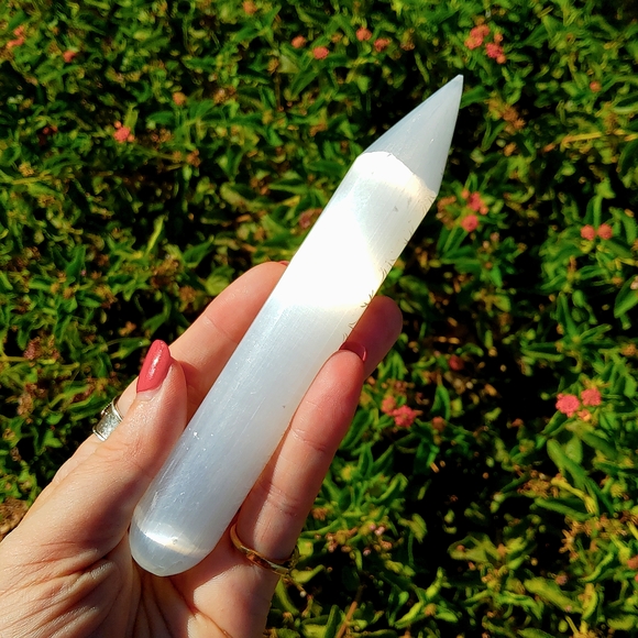 Luminous Thick Selenite Wand Etched with Flower of Life - Picture 6 of 13